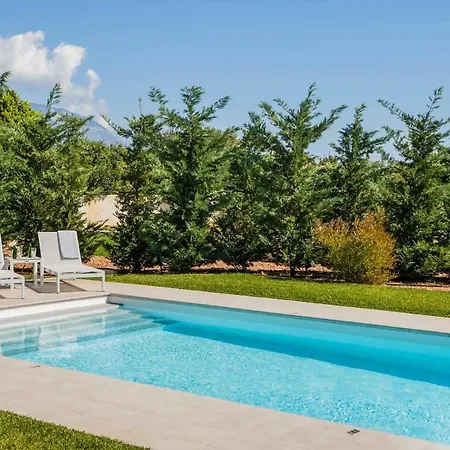 Polyxeni Villa Svoronata